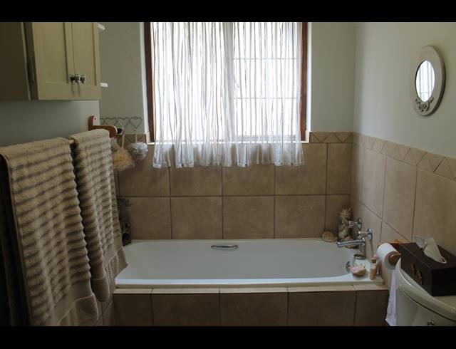 3 BEDROOM TOWNHOUSE FOR SALE IN THE COVES